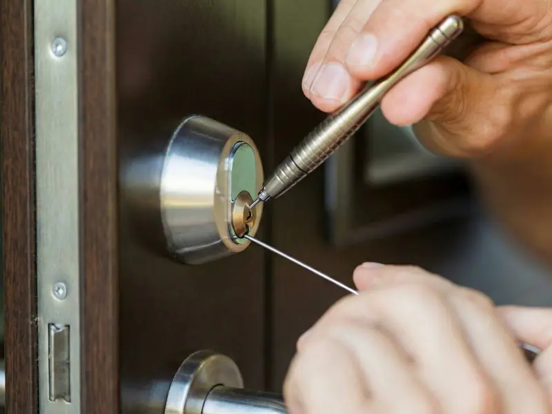 Instalação de fechadura eletrônica em Maringá